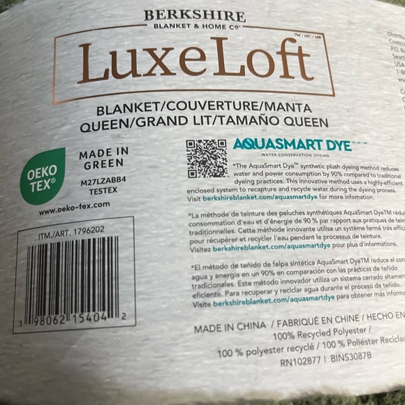 Plush Olive Green Blanket - Picture 3 of 8